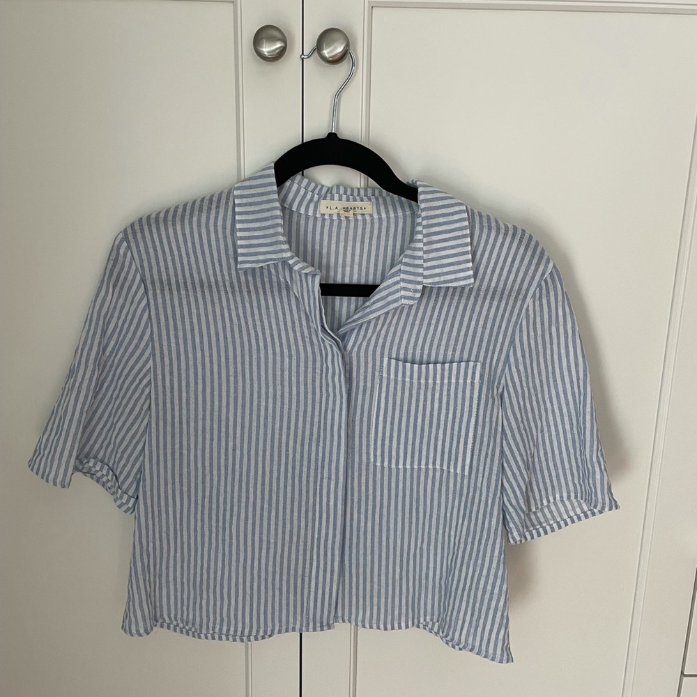 LA Hearts (Pacsun) button up seersucker tshirt